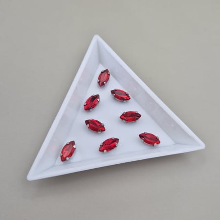 Strasuri Frunza - Stras 5x10mm frunza rosu