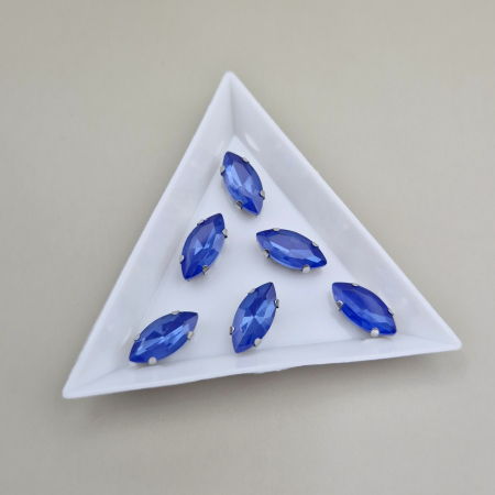 Strasuri - culori speciale - toate formele - Stras 7x15mm frunza Safir satin