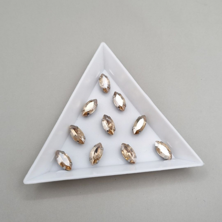 Strasuri in montura - Stras Frunza Sampanie 5x10mm