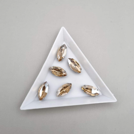 Strasuri in montura - Stras Frunza Sampanie 7x15mm