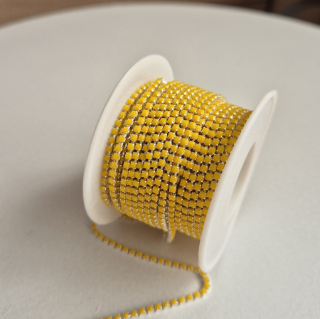 Galben/ Topaz - Lant strasuri acril topaz 2mm