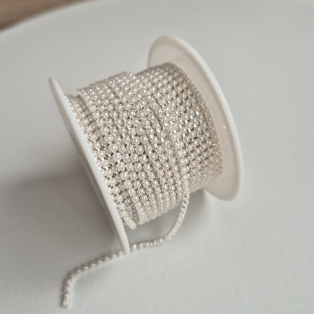 Alb - Lant perle acril 2mm baza argintie