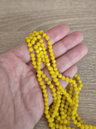 Margele 4mm biconice galben opac [1]