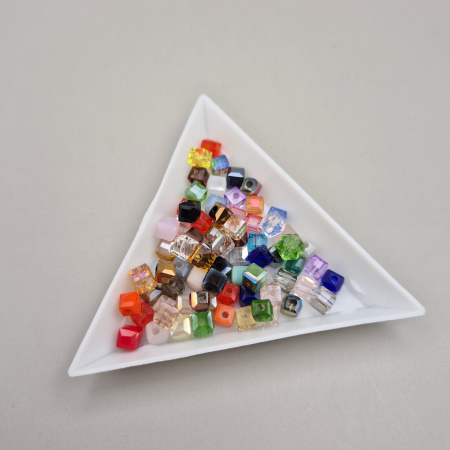 Alte forme - Margele cub 4mm mix