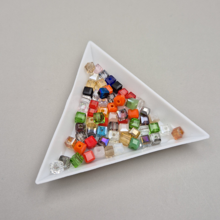 Alte forme - Margele cub 4mm mix