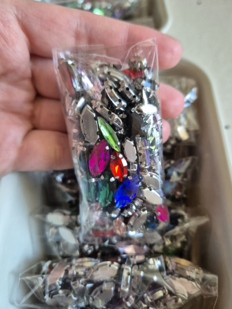 Ivoire - Mix strasuri defecte frunza 7x15mm, 6x12mm, 4x15mm (amestecate)