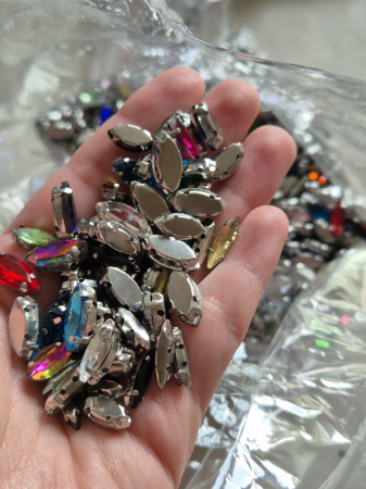 Mix strasuri defecte frunza 7x15mm, 6x12mm, 4x15mm (amestecate) [4]