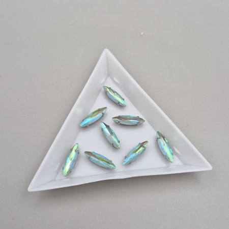 Strasuri - culori speciale - toate formele - Stras Frunza 4x15mm Peridot AB