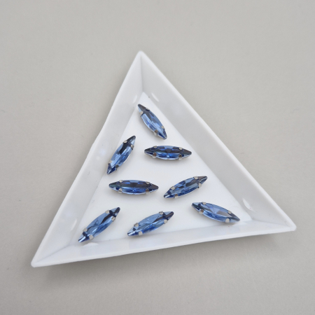 Strasuri in montura - Stras Frunza Safir deschis 4x15mm