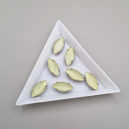 Strasuri - culori speciale - toate formele - Stras sticla 7x15mm Narcisa jelly