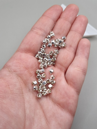 Produse noi/ din nou in stoc - Strasuri rotunde 4/5mm argintii