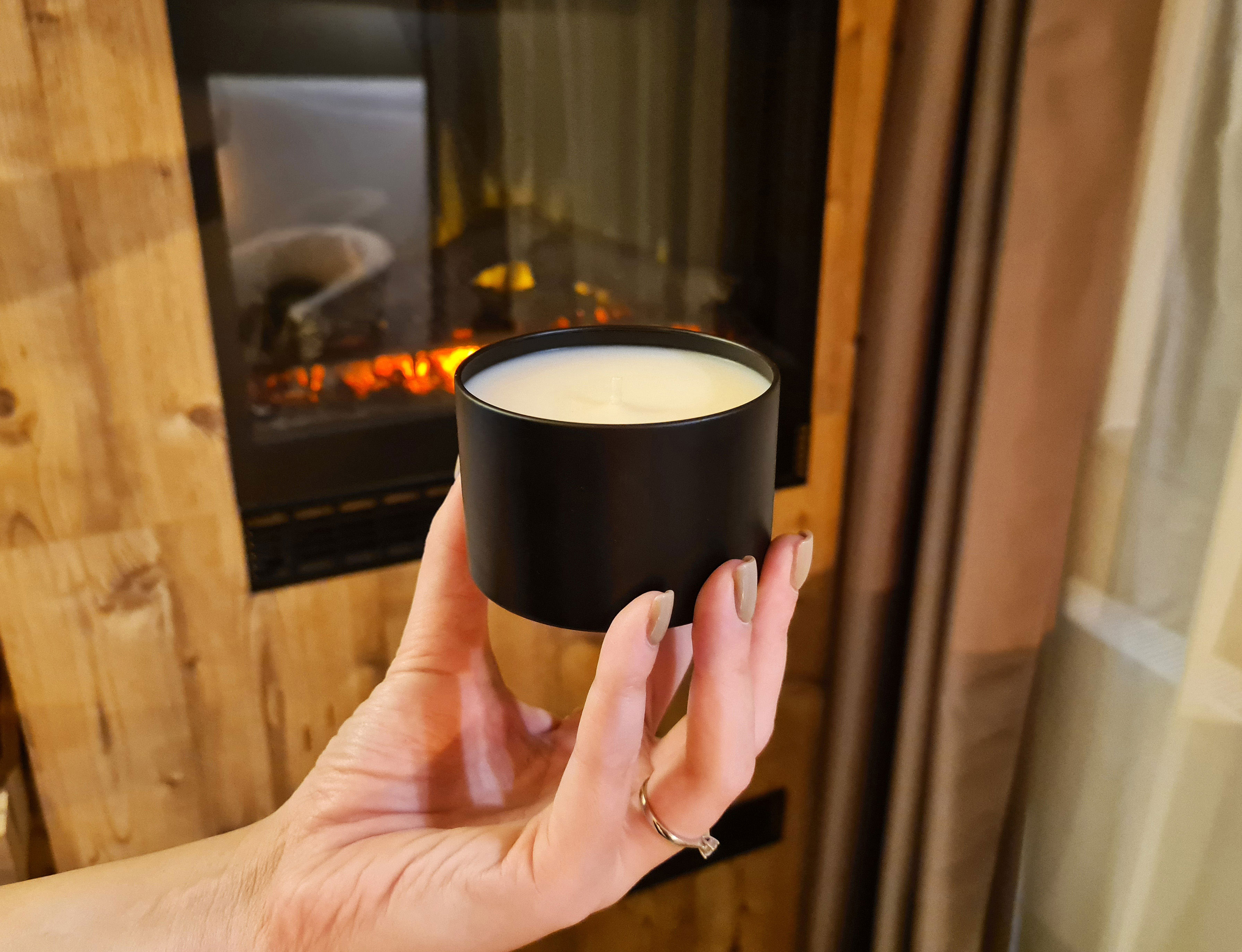 De ce ar trebui să alegi lumânările parfumate handmade din ceară de soia?