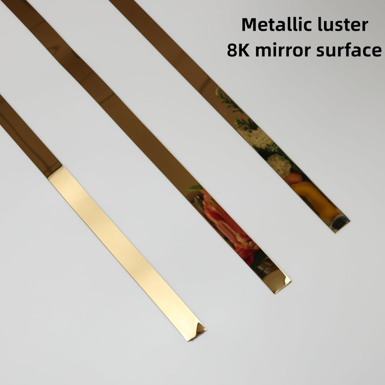 Bandă decorativă autoadezivă Luxer cu efect de oglindă aurie, lungime 5 metri, lățime 1.5 cm, material reflectorizant premium, ideală pentru decoruri interioare, mobilier și rame. [5]