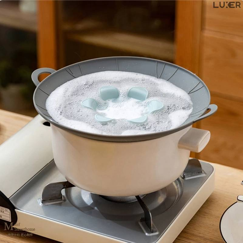 Capac din Silicon pentru Oala cu Orificiu Abur, Sistem Inteligent Antiscurgere, Marime Universala, Diametru 26 cm, 2 Manere, Rezistent intre -40 si 230 °C, Functie Gatire la Aburi, Gri, Luxer [6]