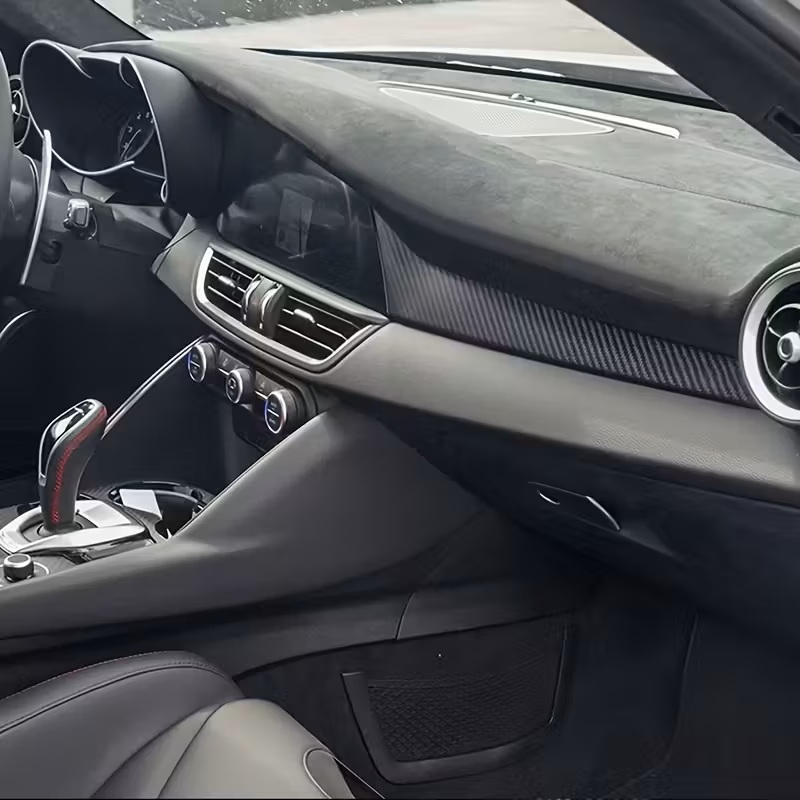 Folie autoadezivă Luxer din piele întoarsă sintetică tip Alcantara, culoare gri, pentru interior auto, mobilă și decor DIY, textură catifelată mată, dimensiuni 150x40 cm. [4]