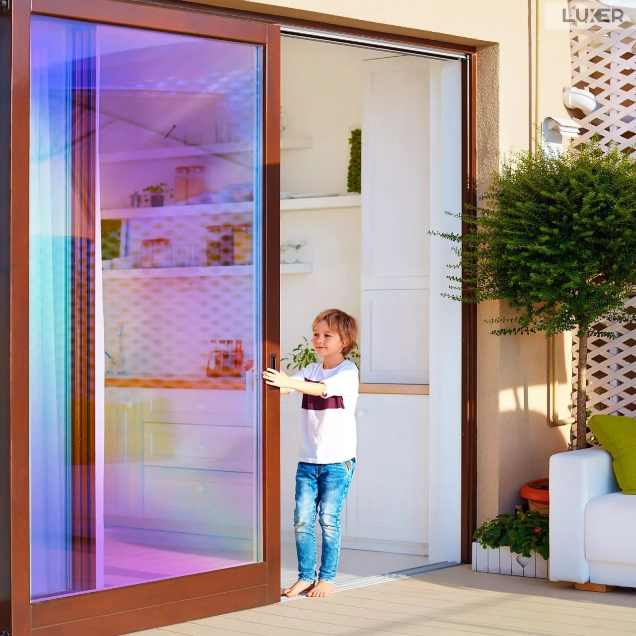 Folie Autoadeziva  pentru Geamuri Termopan, Tip Oglinda, Protectie Solara UV, Efect Privacy, One Way Mirror Window Film, Autocolanta, Pentru Casa/Cladiri, Model Holografic, Dimensiuni 200 x 60 cm, Red, Folie Geam sa nu se vada din exterior, sa nu se vada in casa, autocolant geam termopan leroy merlin dedeman, protectie solara ferestre luxer [3]
