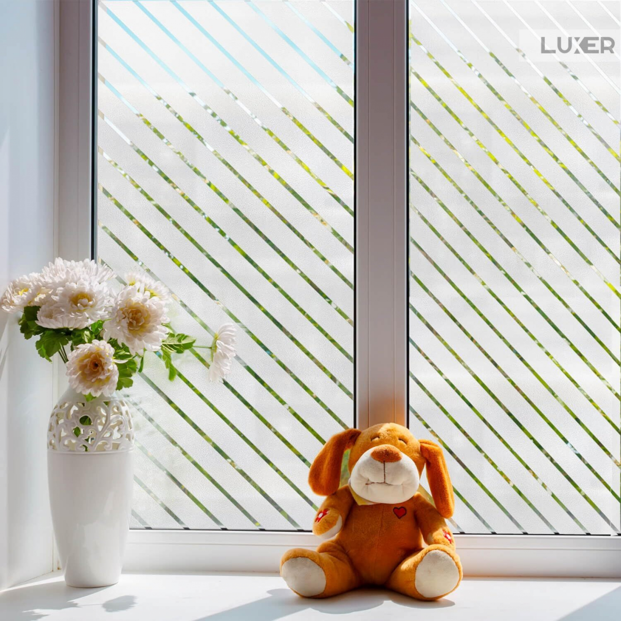 Folie Decorativa Privacy Pentru Geamuri - Home&Office, Protectie UV, Model - Dungi Diagonale, Dimensiuni 200x60 cm, Luxer, folie decorativă geamuri folie semi-privacy geamuri protecție UV geamuri folie dungi geamuri folie decorativă home office folie geamuri birou folie decorativă modernă folie geamuri pentru intimitate accesorii geamuri casă folie decorativă ușor de aplicat folie pentru ferestre moderne folie decorativă UV rezistentă folie dungi decorative folie geamuri semi-transparentă folie decorativă interior folie pentru ferestre birou folie geamuri anti-UV decorare geamuri casă folie decorativă mată protecție solară ferestre [4]