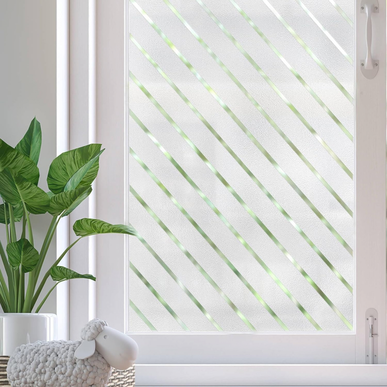 Folie Decorativa Privacy Pentru Geamuri - Home&Office, Protectie UV, Model - Dungi Diagonale, Dimensiuni 200x60 cm, Luxer, folie decorativă geamuri folie semi-privacy geamuri protecție UV geamuri folie dungi geamuri folie decorativă home office folie geamuri birou folie decorativă modernă folie geamuri pentru intimitate accesorii geamuri casă folie decorativă ușor de aplicat folie pentru ferestre moderne folie decorativă UV rezistentă folie dungi decorative folie geamuri semi-transparentă folie decorativă interior folie pentru ferestre birou folie geamuri anti-UV decorare geamuri casă folie decorativă mată protecție solară ferestre [1]