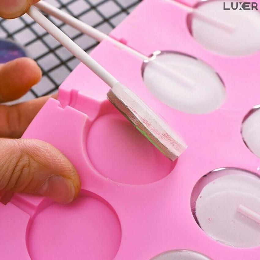Forma din Silicon pentru 12 Acadele de Ciocolata, Jeleu, Zahar, Multifunctionala, Rezistenta intre -40°C si +230°C, 26.5 x 12 cm, Luxer, Forma din silicon pentru acadele de ciocolata, jeleuri, zahar, matrita dulciuri pentru cuptor sau congelator, ideal pentru gatit cu copii, din silicon [6]