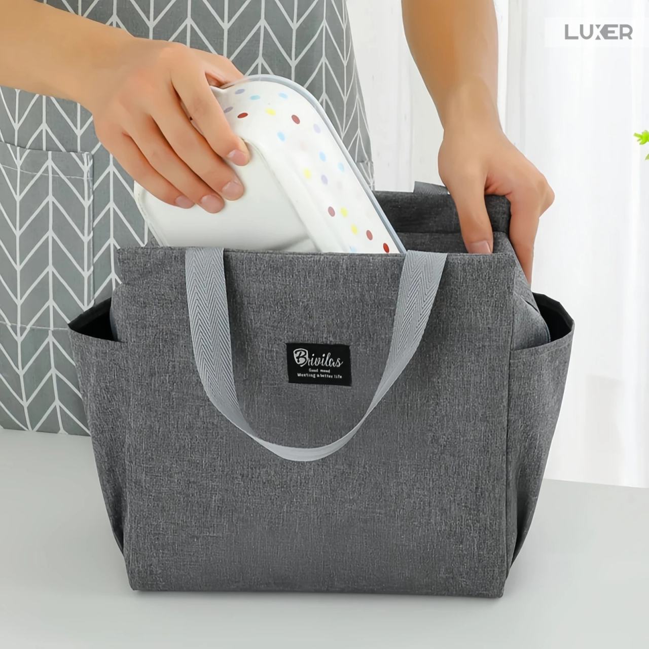 Geantă termoizolantă Gri Luxer, rezistentă la apă, pentru păstrarea alimentelor și băuturilor calde 3–4 ore și reci până la 5 ore. [4]