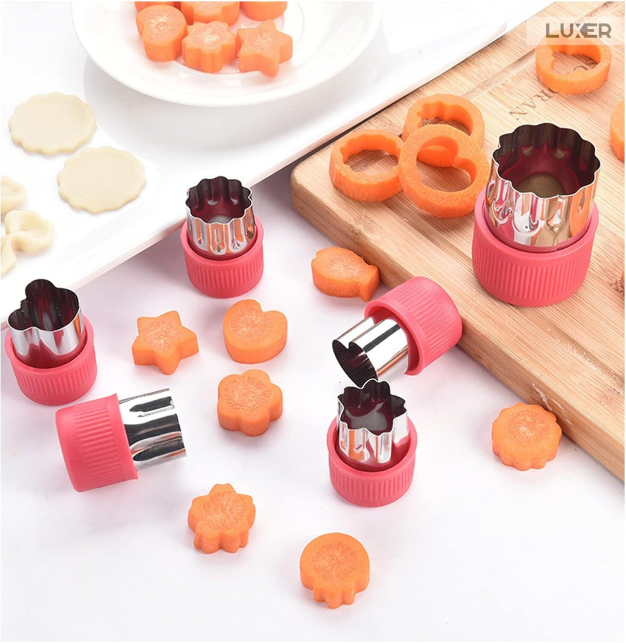 Set 12 forme din oțel inoxidabil Luxer pentru decupat aluat, fructe și legume, cu mâner anti-alunecare roșu [2]