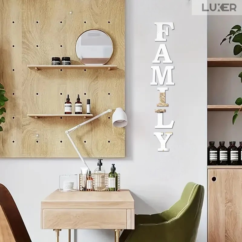 Set 6 Oglinzi Litere Autoadezive Luxer, Model FAMILY, Oglinda Decorativa Perete/Mobila pentru Hol Living Baie Dimensiuni 22x23 cm, Silver [1]