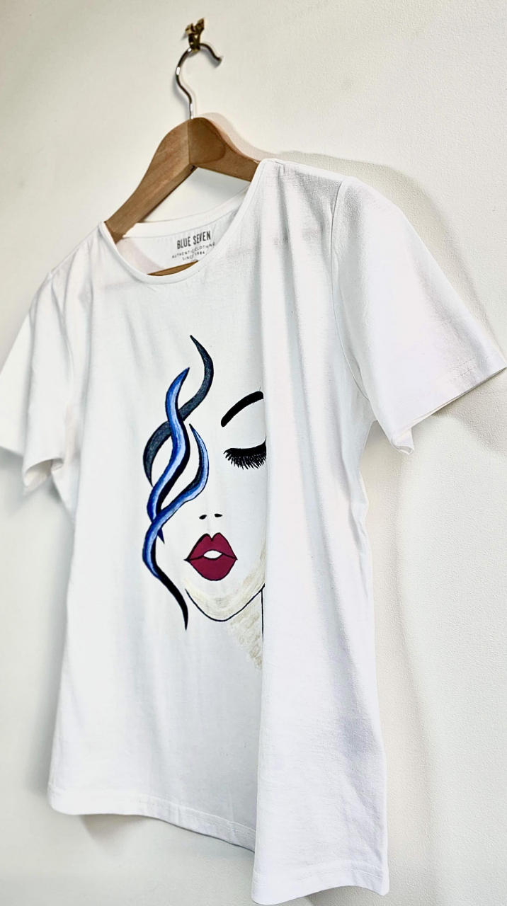 Tricou Pictat Manual "Blue Passion" Luxer, cadou original, inedit pentru persoana iubita, cadou pentru diriginta, cadou pentru invatatoare, cadou pentru educatoare, cadou martie martisor, feminine, elegante [3]