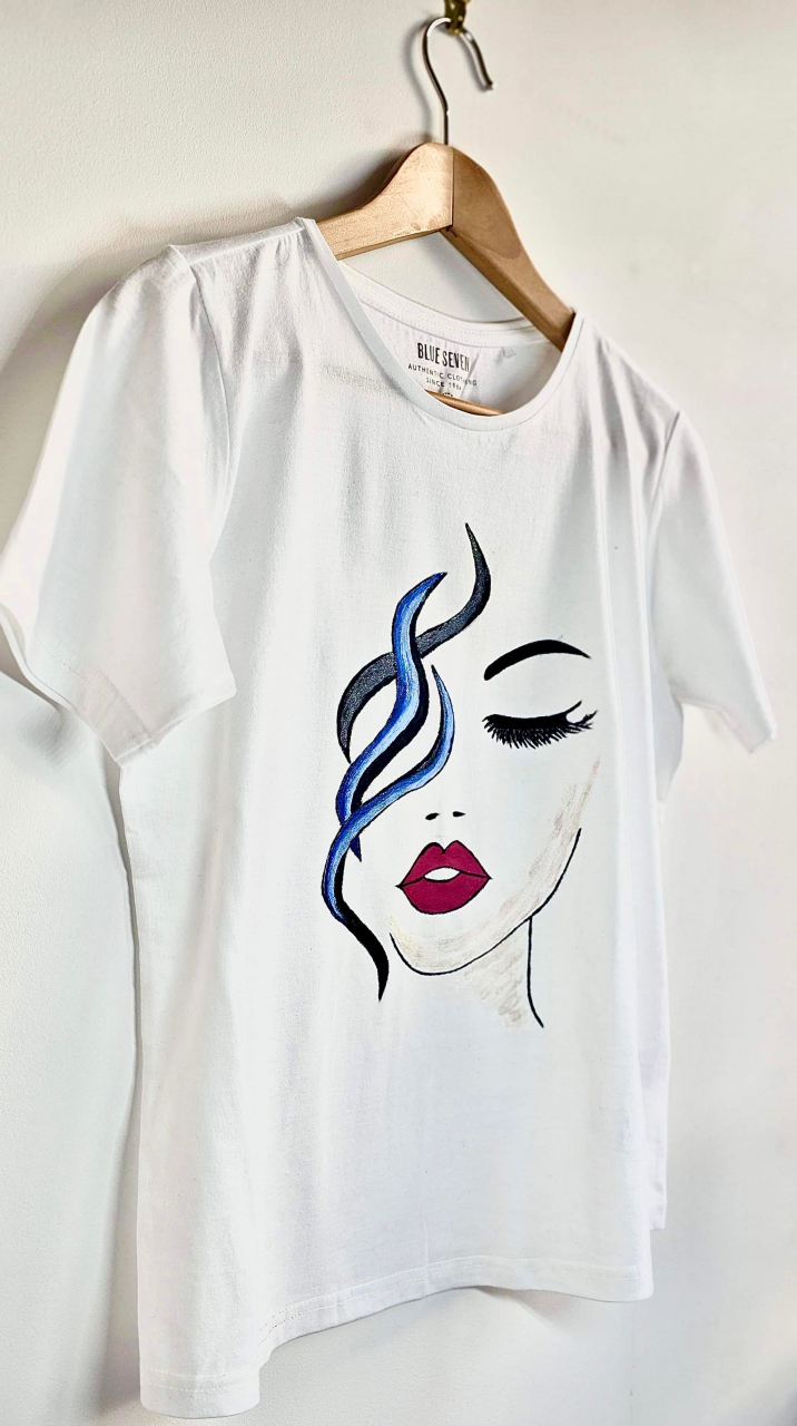 Tricou Pictat Manual "Blue Passion" Luxer, cadou original, inedit pentru persoana iubita, cadou pentru diriginta, cadou pentru invatatoare, cadou pentru educatoare, cadou martie martisor, feminine, elegante [2]