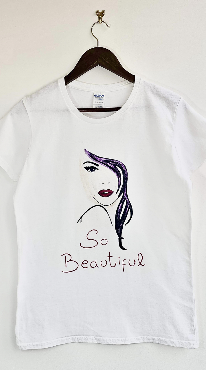 Tricou Pictat Manual "So Beautiful" Luxer, cadou original, inedit pentru persoana iubita, cadou pentru diriginta, cadou pentru invatatoare, cadou pentru educatoare, cadou martie martisor, feminine, elegante [1]
