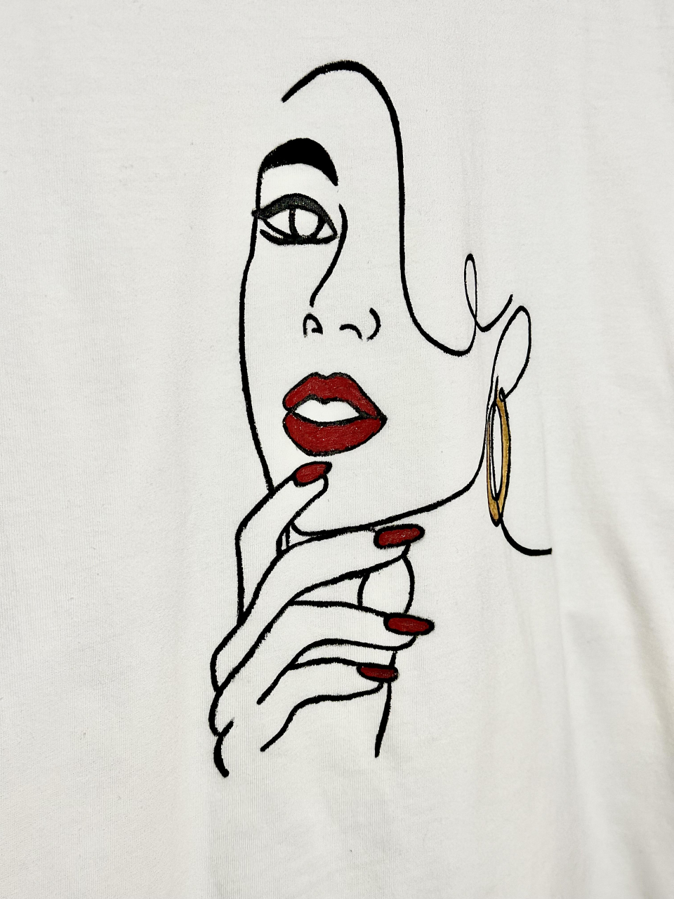 Tricou Pictat Manual "Feminine Line" Luxer, cadou original, inedit pentru persoana iubita, cadou pentru diriginta, cadou pentru invatatoare, cadou pentru educatoare, cadou martie martisor [4]