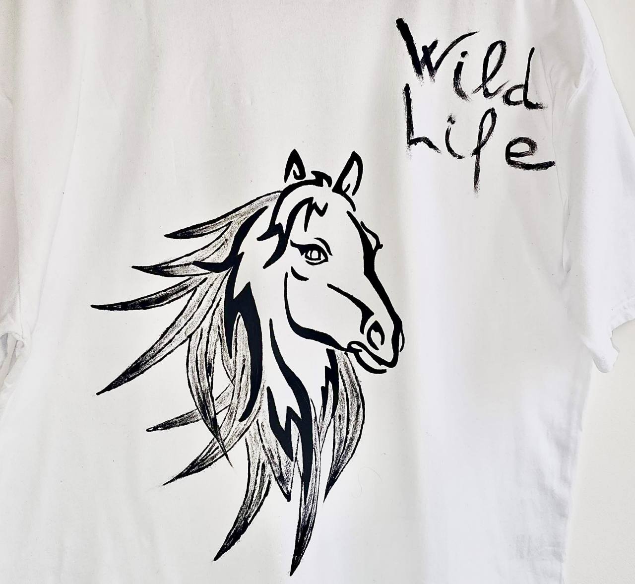 Tricou Pictat Manual "Wild Life" Luxer, cadou original, inedit pentru persoana iubita, cadou pentru diriginta, cadou pentru invatatoare, cadou pentru educatoare, cadou martie martisor, feminine, elegante [6]