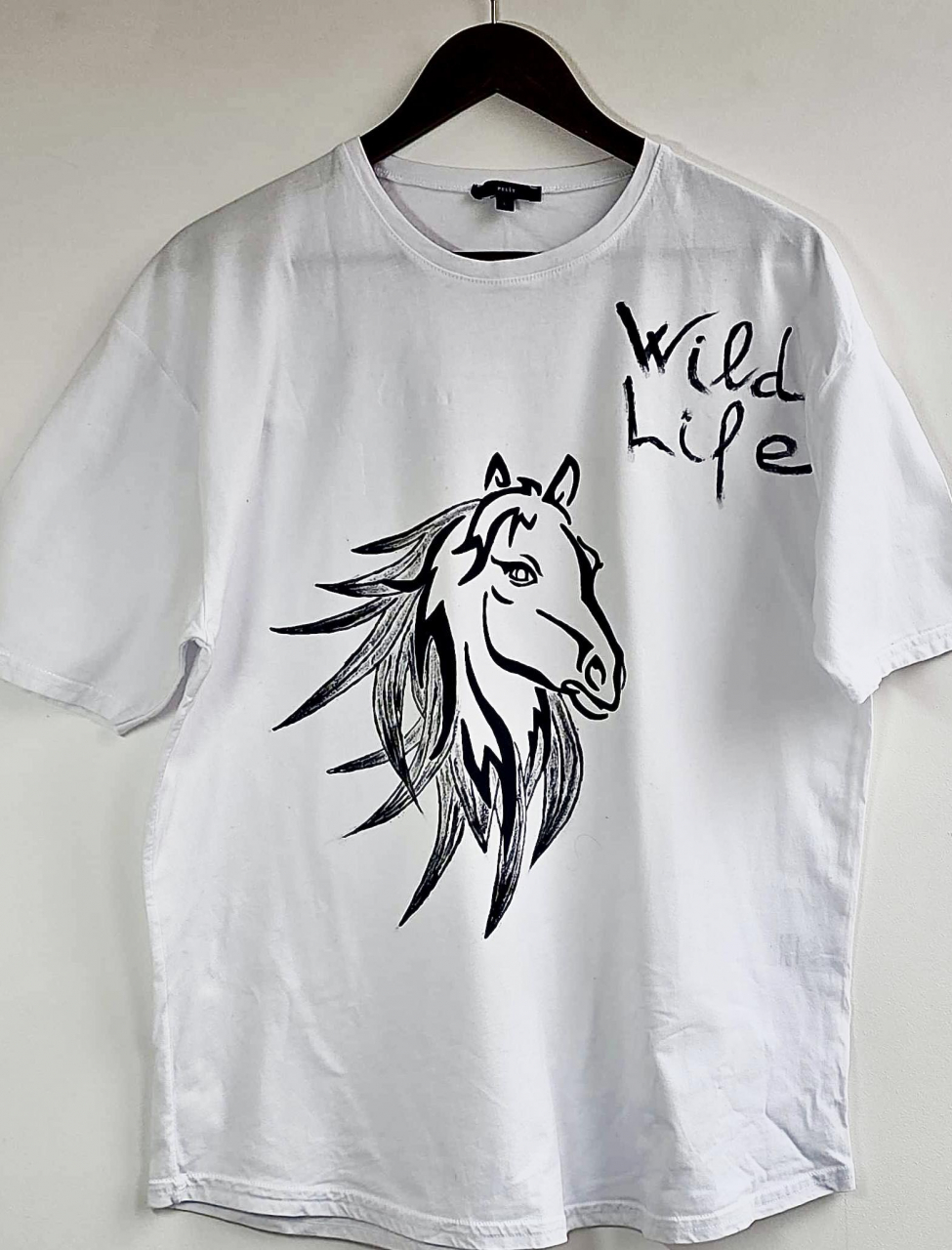 Tricou Pictat Manual "Wild Life" Luxer, cadou original, inedit pentru persoana iubita, cadou pentru diriginta, cadou pentru invatatoare, cadou pentru educatoare, cadou martie martisor, feminine, elegante [5]