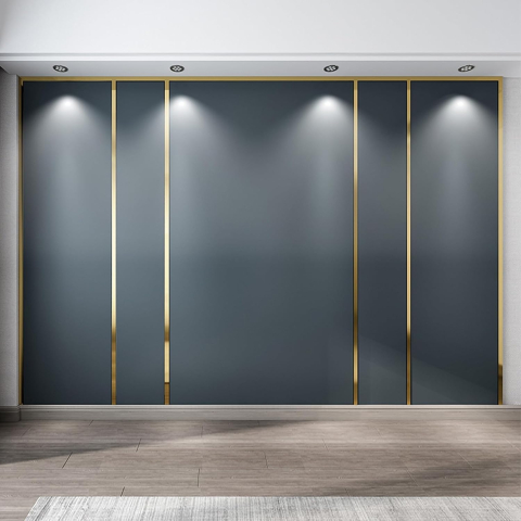 Bandă decorativă autoadezivă Luxer cu efect de oglindă aurie, lungime 5 metri, lățime 2.5 cm, material reflectorizant premium, ideală pentru decoruri interioare, mobilier și rame. [5]