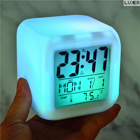 Ceas Digital pentru Masa/Birou/Noptiera, Multifunctional, cu Termometru si Alarma, Multiple Culori, Dimensiuni 8x8x8 cm, Luxer [7]