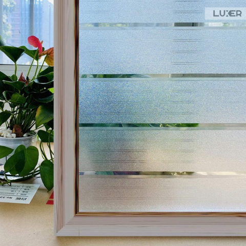 Folie Decorativa Privacy Pentru Geamuri - Home&Office, Protectie UV, Model - Strips Pattern, Dimensiuni 200x60 cm, Luxer, Folie decorativă privacy Folie pentru geamuri Folie protectie UV Folie geam dungi orizontale Folie decorativă pentru geamuri Folie privacy pentru birou Folie pentru home office Folie decorativă Luxer Folie pentru intimitate geamuri Folie decorativă 200x60 cm [3]
