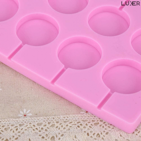 Forma din Silicon pentru 12 Acadele de Ciocolata, Jeleu, Zahar, Multifunctionala, Rezistenta intre -40°C si +230°C, 26.5 x 12 cm, Luxer, Forma din silicon pentru acadele de ciocolata, jeleuri, zahar, matrita dulciuri pentru cuptor sau congelator, ideal pentru gatit cu copii, din silicon [7]