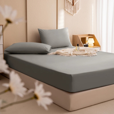 Husă de pat impermeabilă Luxer gri, pentru protecția saltelei 180x200 cm, lavabilă, respirabilă și cu elastic pentru fixare sigură. [2]