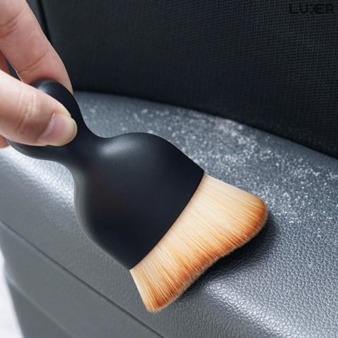 Perie Detailing Auto pentru Curățarea Interiorului Mașinii – Ideală pentru Bord, Guri de Aerisire, Ecrane Tactile și Suprafețe Delicate, Design Ergonomic și Peri Moi, Fără Zgârieturi, perie auto, detailing auto, curățare mașină, interior auto, pentru bord, moale, pentru suprafețe delicate, fără zgârieturi, accesorii detailing, curățare interior mașină, pentru guri de aerisire, pentru ecrane tactile, profesională, multifuncțională, unelte detailing, curățare bord mașină, accesorii auto curățenie, finisaje interioare, compactă, rezistentă. [2]