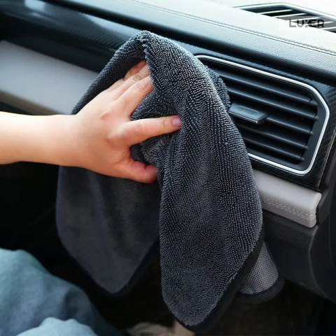 Prosop din microfibră Luxer cu 2 fețe pentru spălare, uscare, ceruire și detailing auto, dimensiuni 90x60 cm, negru, ultra-absorbant și delicat cu vopseaua mașinii. [4]