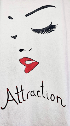 Tricou Pictat Manual "Attraction" Luxer, cadou original, inedit pentru persoana iubita, cadou pentru diriginta, cadou pentru invatatoare, cadou pentru educatoare, cadou martie martisor, feminine, elegante [3]