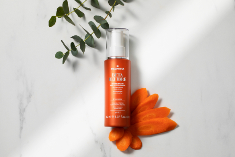 Spray cu microemulsie de restructurare profundă care repară fibra de păr [5]