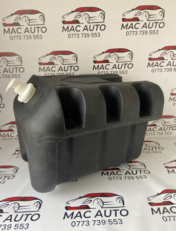 Accesorii Iveco Daily - Rezervor / bidon apa 30 L 332x420x331 (rezervor sapun inclus)