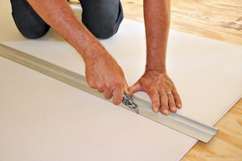Cele mai bune practici pentru taierea si manipularea placilor de gips carton