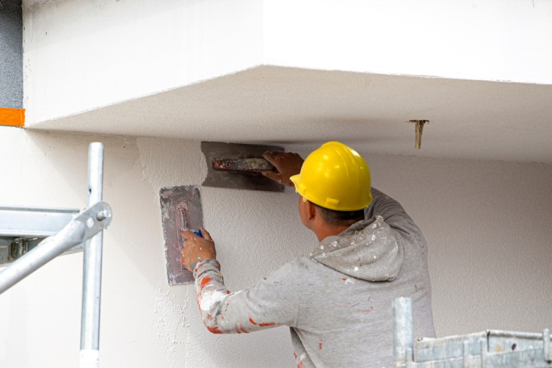 Cum întreții corect tencuiala siliconică de la MacoStore pentru a-și păstra culoarea ani la rând?