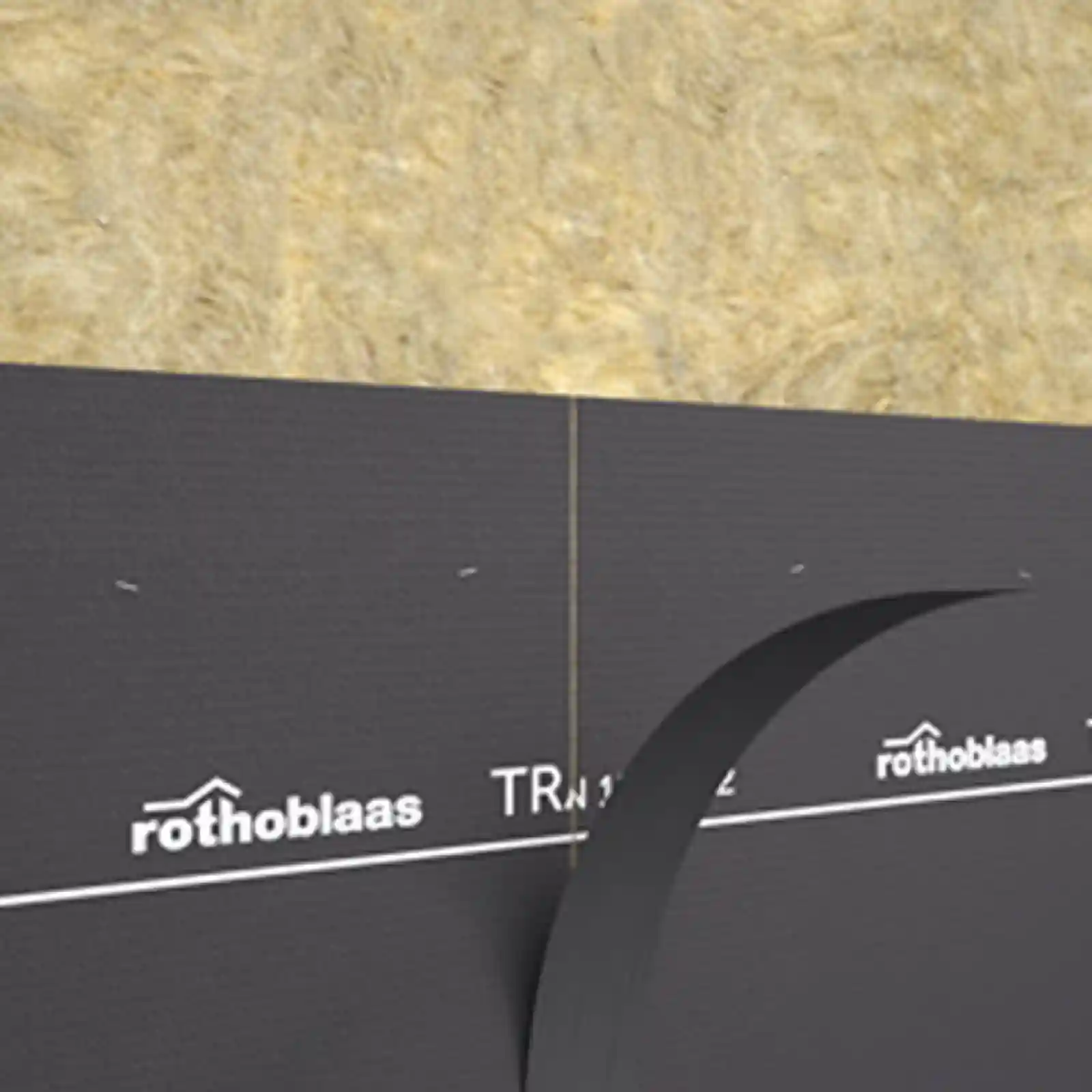 Banda adeziva neagra fatada ventilata Rothoblaas Facade UV 60 mm x 25 m [4]