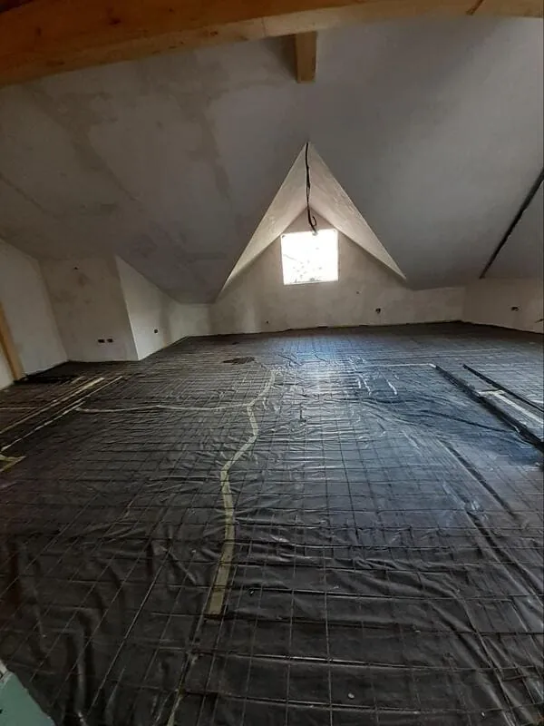 folie PVC si plasa de armare pentru sapa peste izolatie termica pardoseala