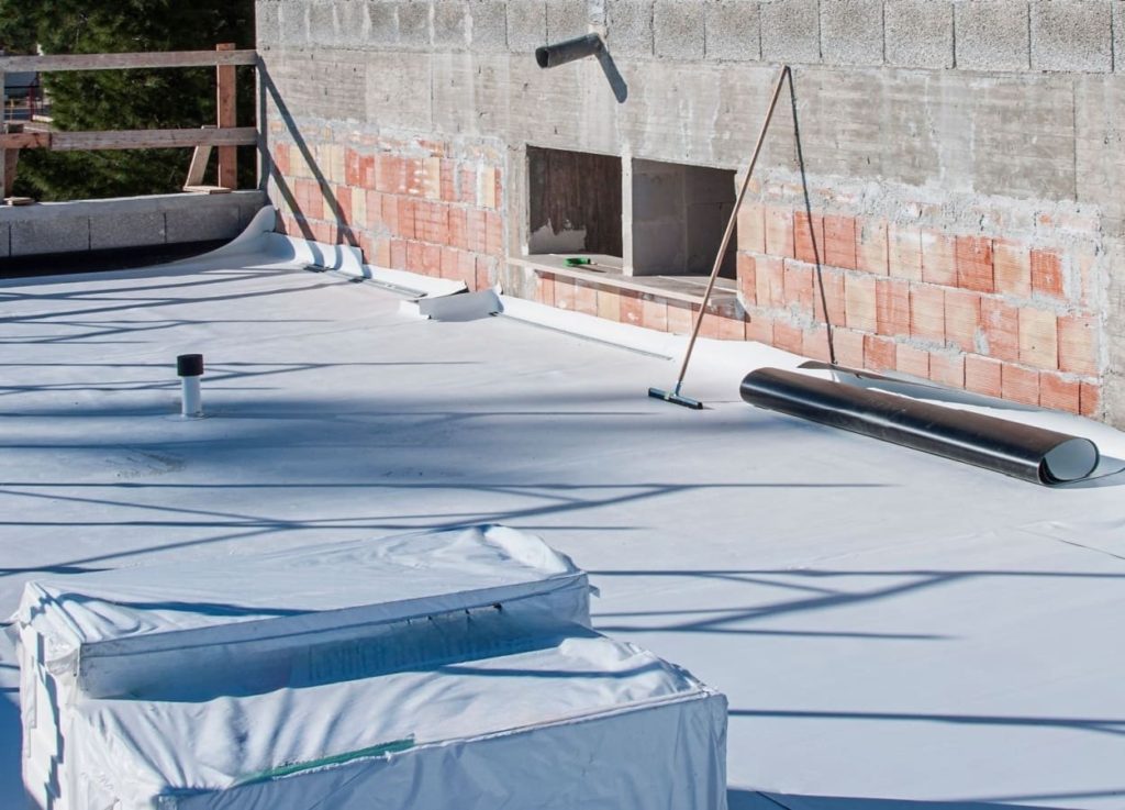impermeabilizare sintetica PVC si TPO pe acoperis