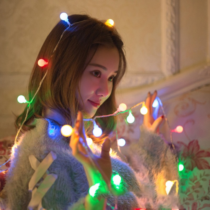 Instalatie sfere brad Craciun  3 metri, 20 LEd-uri, alimentare la retea, fir transparent, multicolora [7]