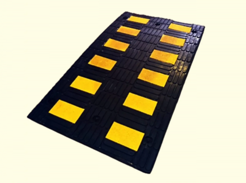 Rubber Speed ​​Limiter with Night Visibility – Safety and Durability at Affordable Prices | Order Now [1]