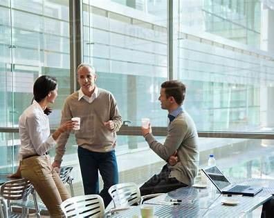Ghid: ce cafea alegi pentru birou?